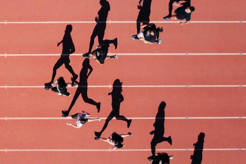 track runners running