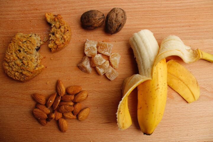 carbohydrate manipulation banana almonds