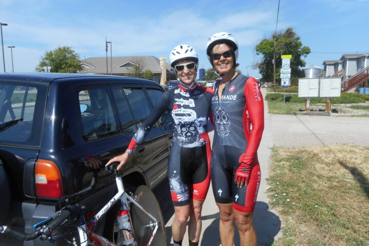 Photo of two cyclists before a ride
