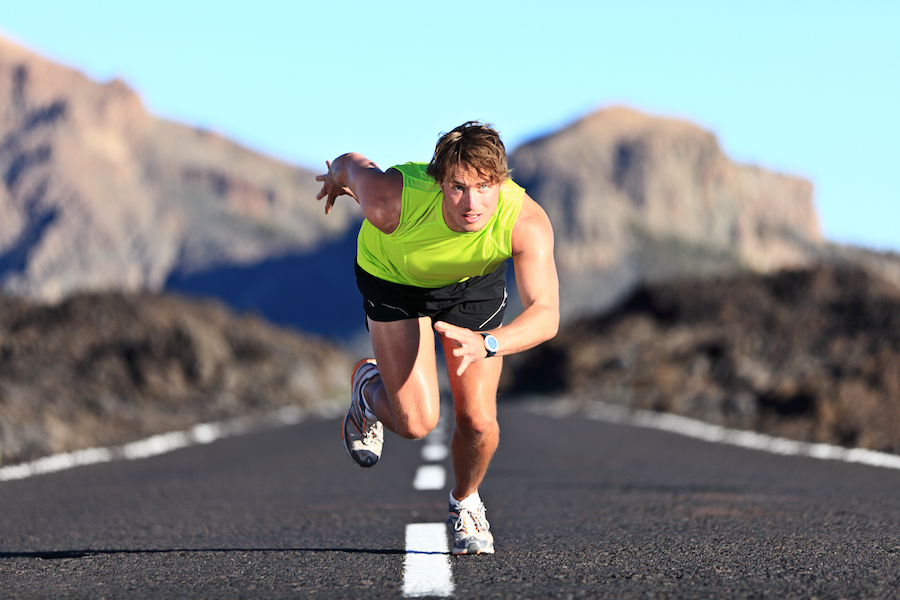 high intensity runner in the mountains