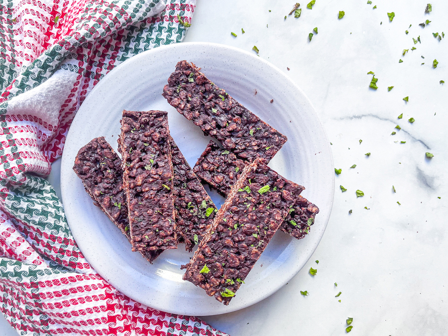 mint_cacao_bars_with_festive_blanket